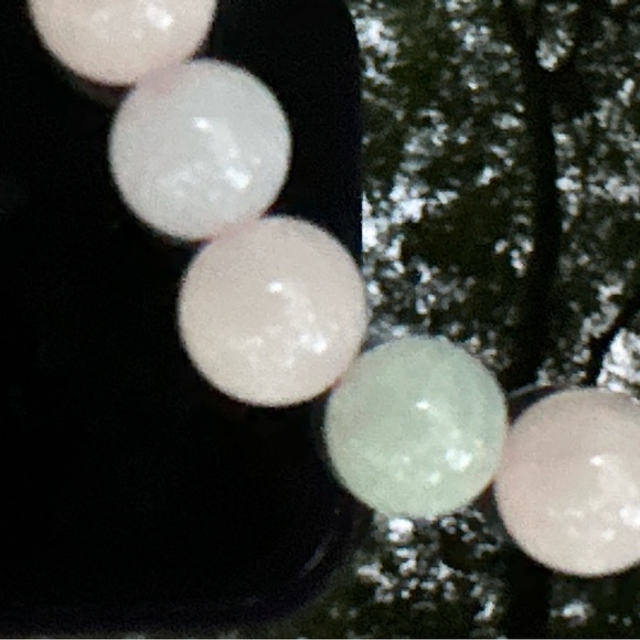 10mm Natural Morganite Beaded Bracelet with a stretchable wire - Picture 9 of 17